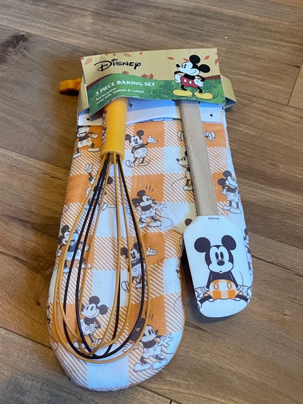 Disney Orange and White Mickey Mouse 3-Piece Baking Set